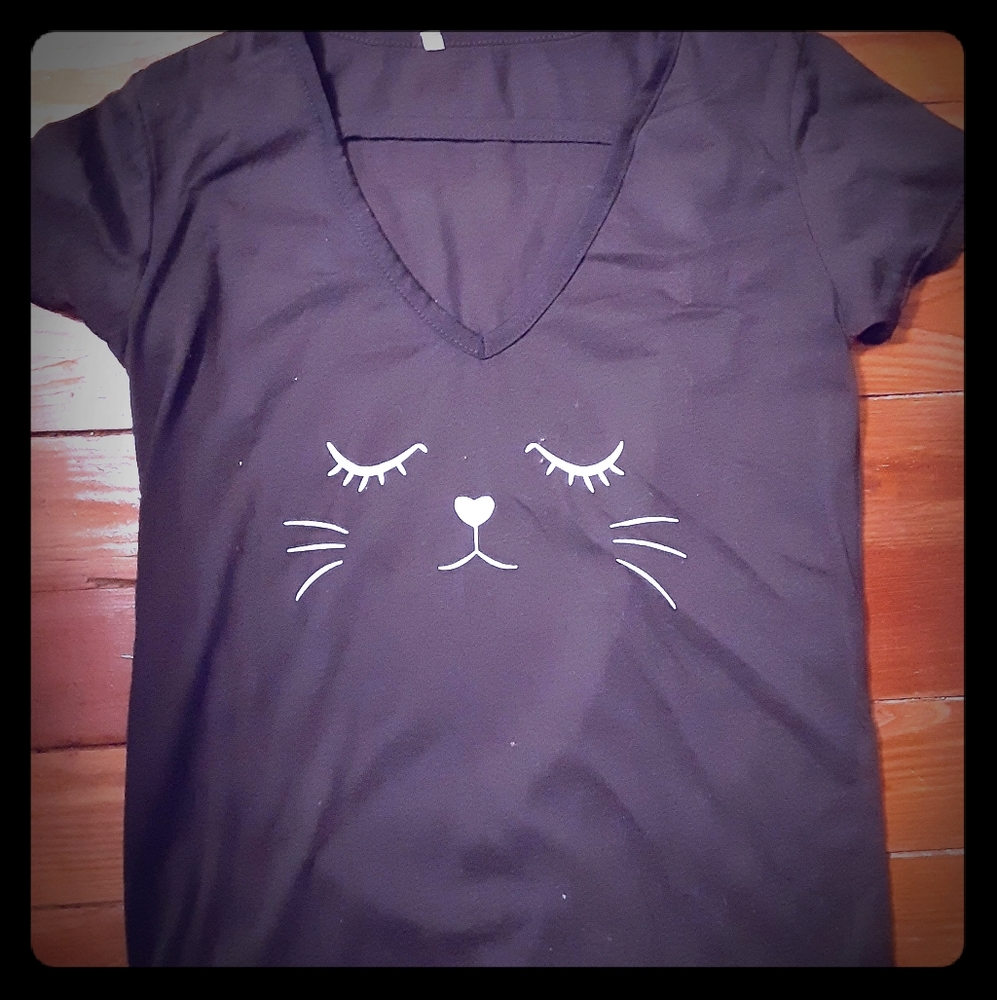 3/$25 Cat V-neck